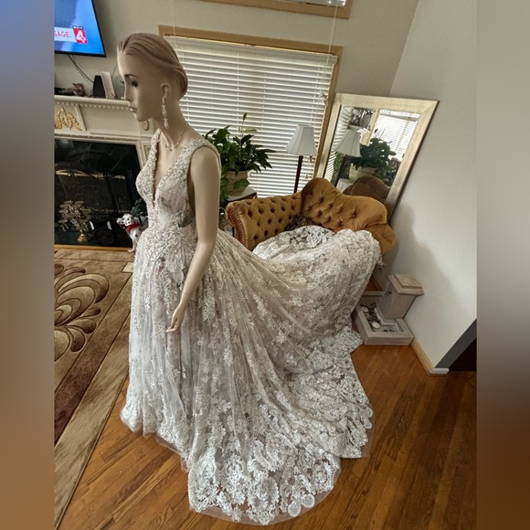 YSA Makino Size 10 lace Floral one of a kind ball gown. - Picture 11 of 16